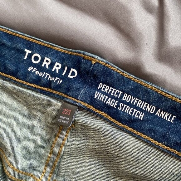 Torrid Jeans perfect boyfriend vintage stretch Jeans size 22S - Picture 10 of 12